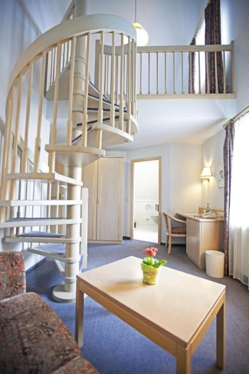 Hotel Hirsch Леонберг Екстериор снимка