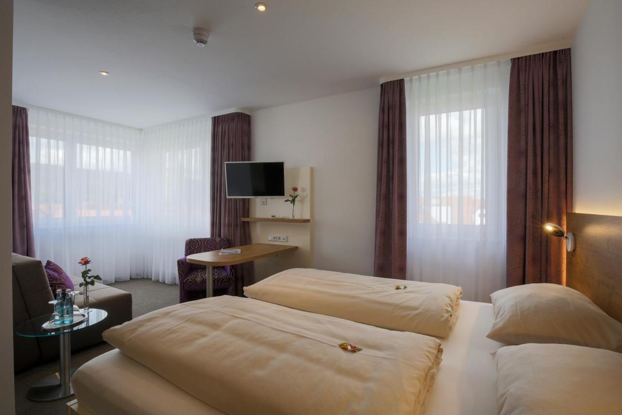 Hotel Hirsch Леонберг Екстериор снимка