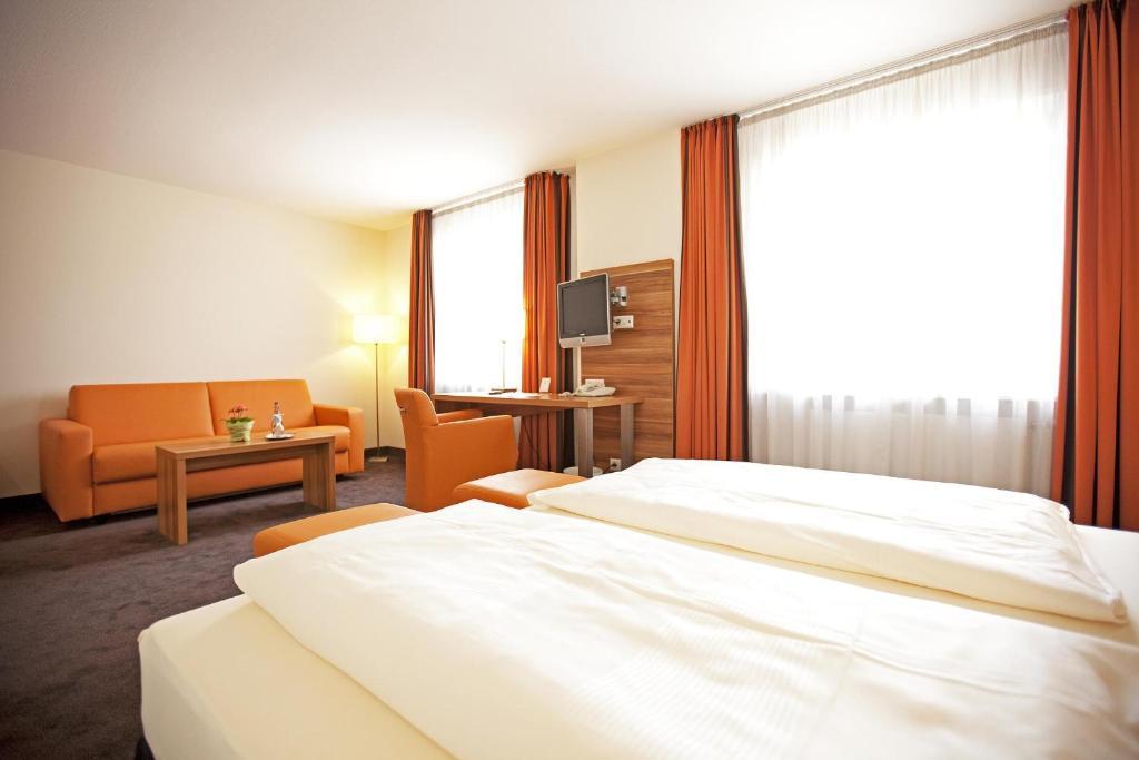 Hotel Hirsch Леонберг Стая снимка