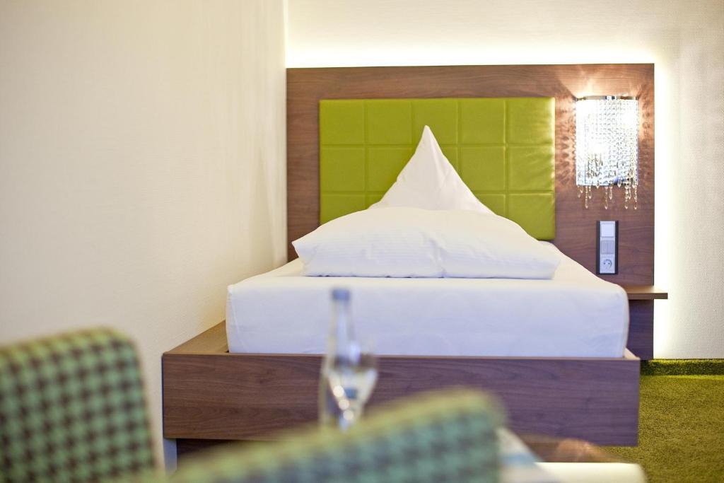Hotel Hirsch Леонберг Стая снимка