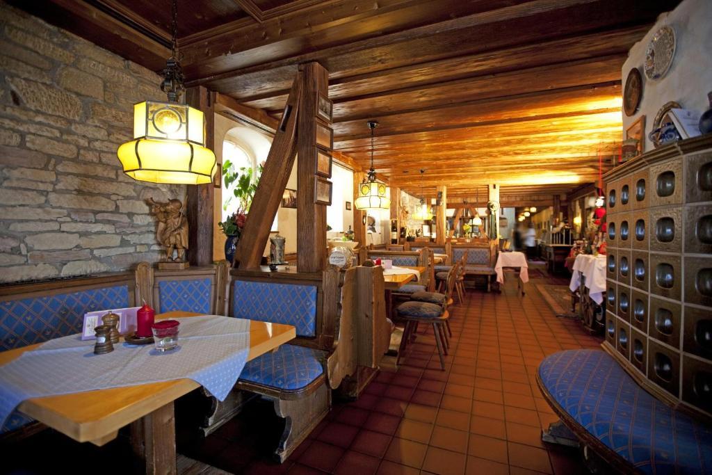 Hotel Hirsch Леонберг Екстериор снимка