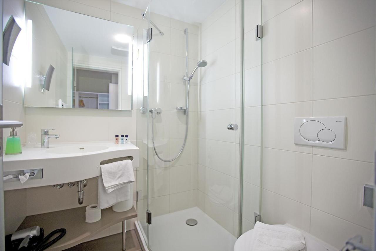 Hotel Hirsch Леонберг Стая снимка