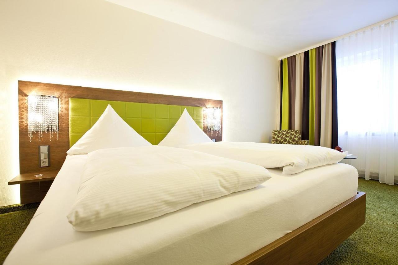 Hotel Hirsch Леонберг Стая снимка