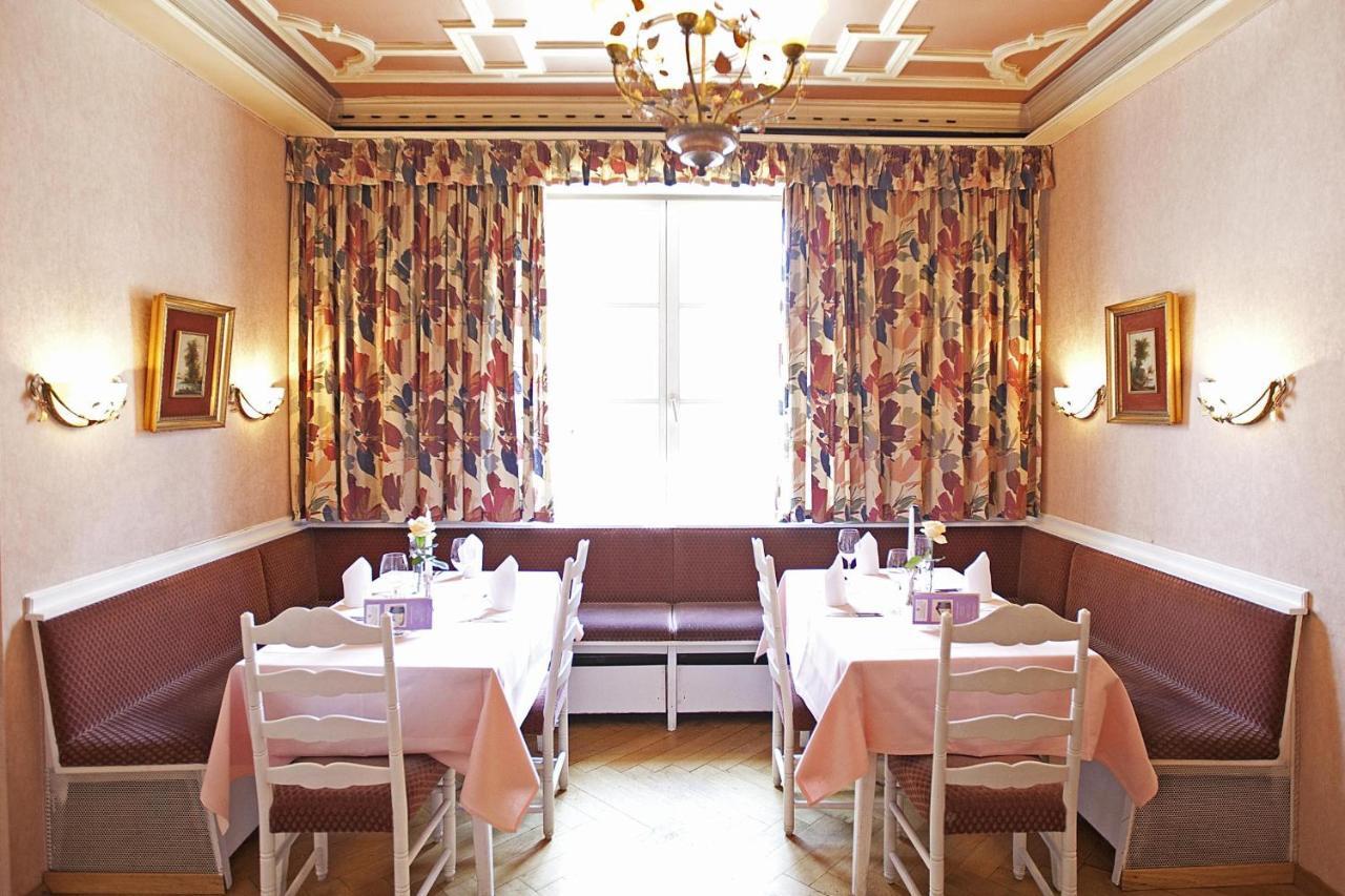 Hotel Hirsch Леонберг Екстериор снимка