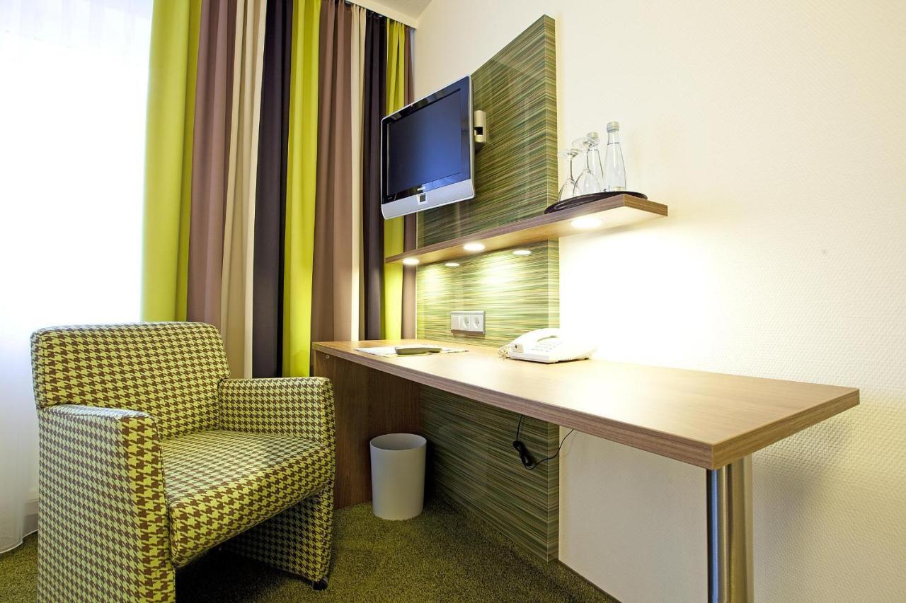 Hotel Hirsch Леонберг Стая снимка